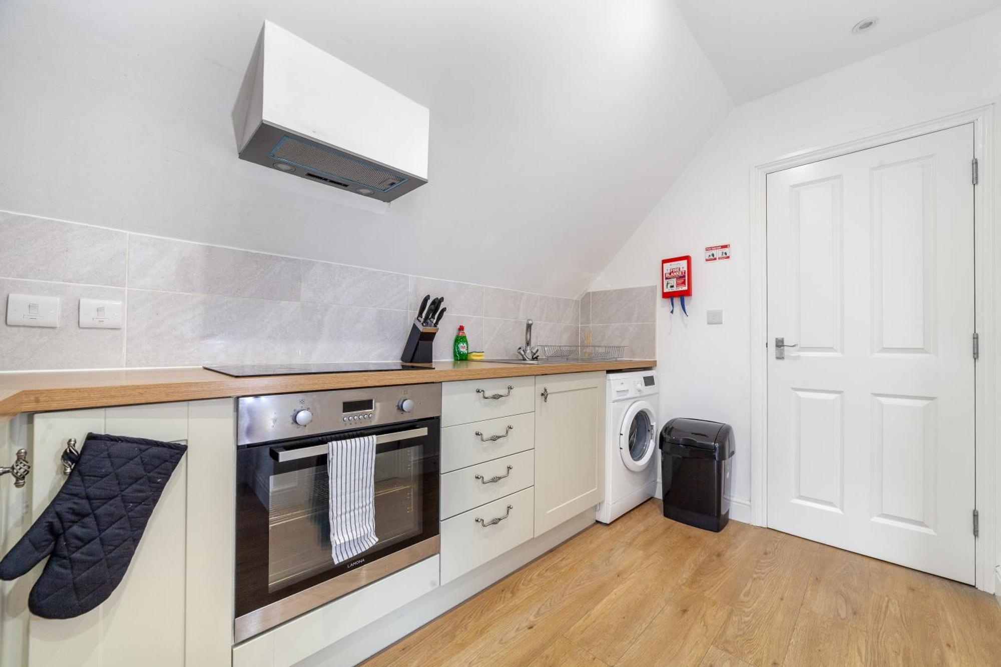 Great 1 Bedroom In Hounslow With Free Parking Abbey Wood Bagian luar foto