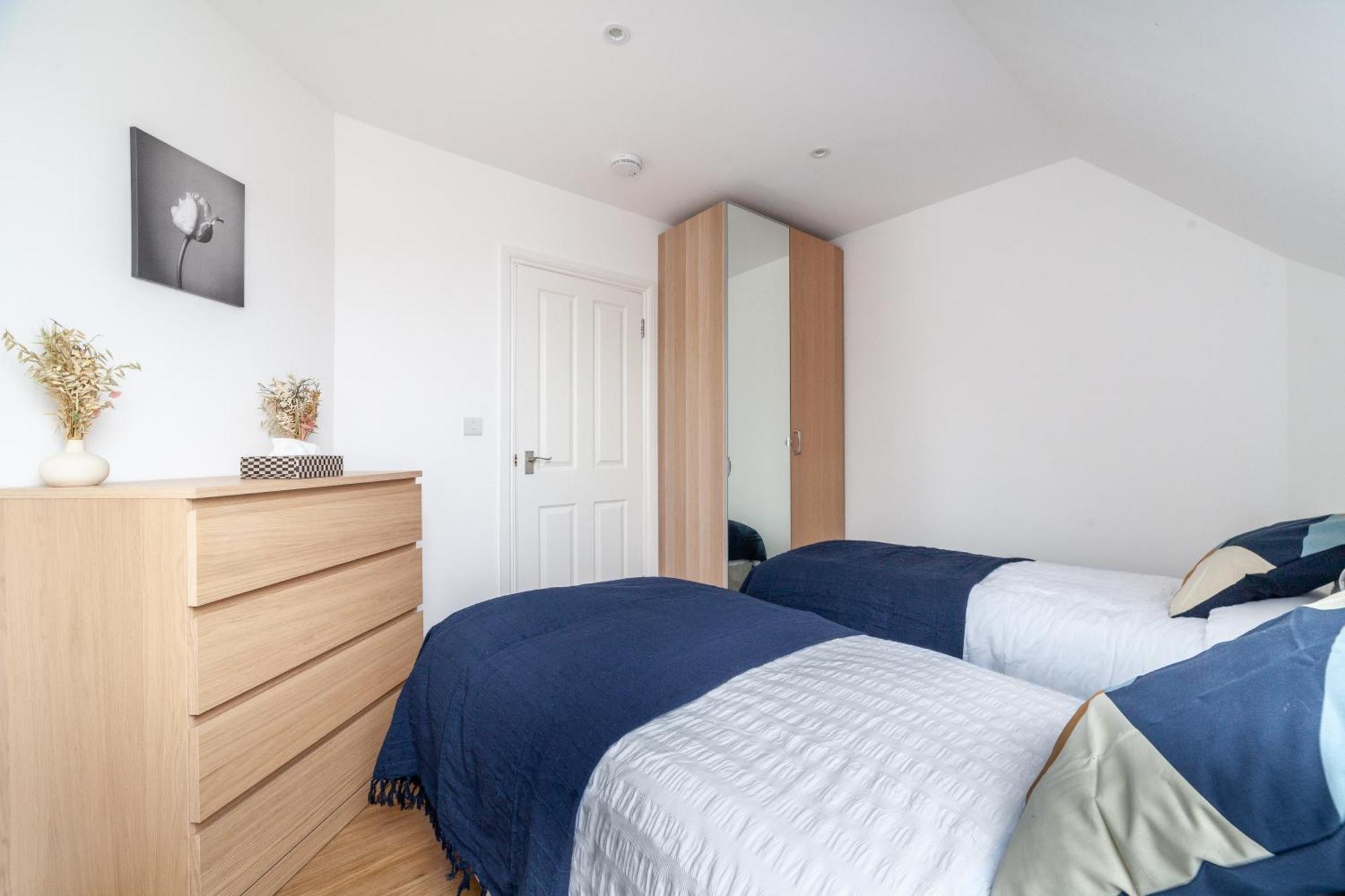 Great 1 Bedroom In Hounslow With Free Parking Abbey Wood Bagian luar foto